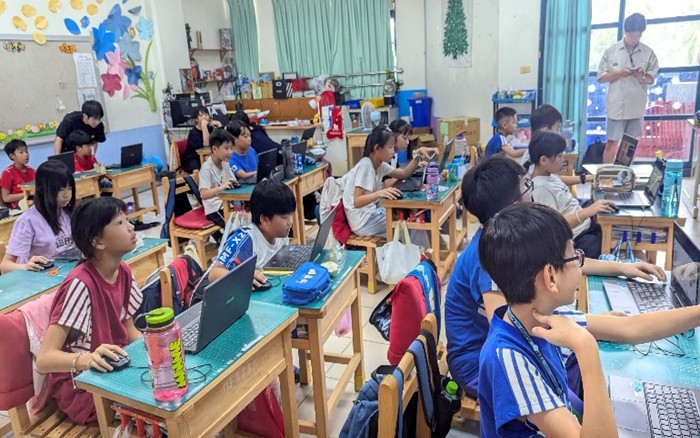 Featured image for “【資管USR】What Makes Learning Meaningful?｜偏鄉學校 × 資訊服務紀錄｜Visioner Studio”